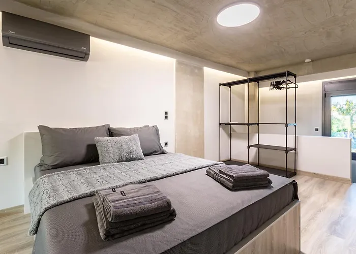 Apartament Ventiri Lofts - Kalamata Luxury Penthouses Faraí